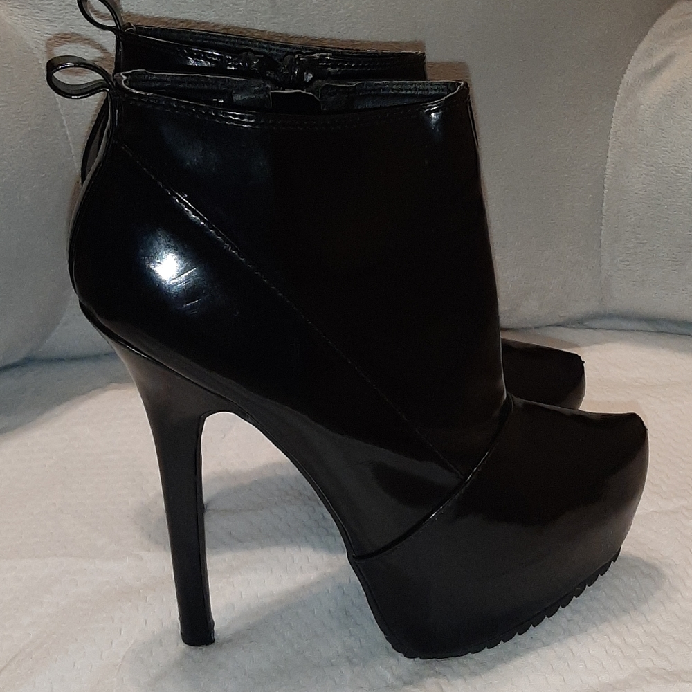 Patent platform booties - Picture 2 of 9